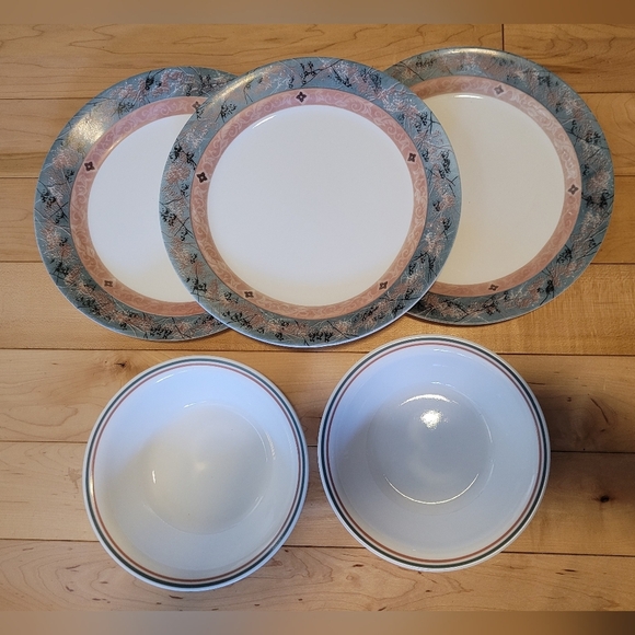Corelle Other - Corelle Mesa Verde, 3 dinner plates and 2 bowls